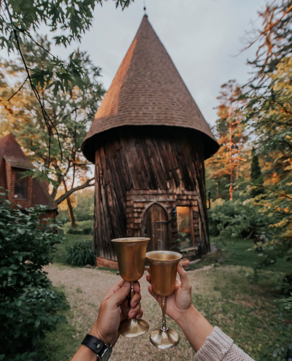 VisitMA's tweet image. Pure magic can be captured in the #Berkshires 🪄✨ Plan your next getaway or special event with Santarella Gardens – they're ready to make all of your fairytale dreams come true! 🥰

📸 IG: gcalebjones
📍 Tyringham, MA