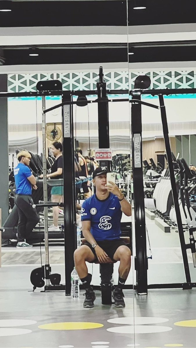 LOU (@loulaos) on Twitter photo 