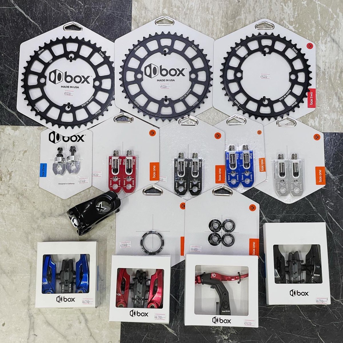 astbikes's tweet image. #BMXレーサー 御用達のパーツブランド #boxcomponents のパーツが入荷しました🇺🇸色物遊びが楽しいのも #BMX の醍醐味です💯
#astbikes #astforest #埼玉 #和光 #秩父 #ゴリラ公園 #秩父滝沢サイクルパーク #bmxkids #bmxracing