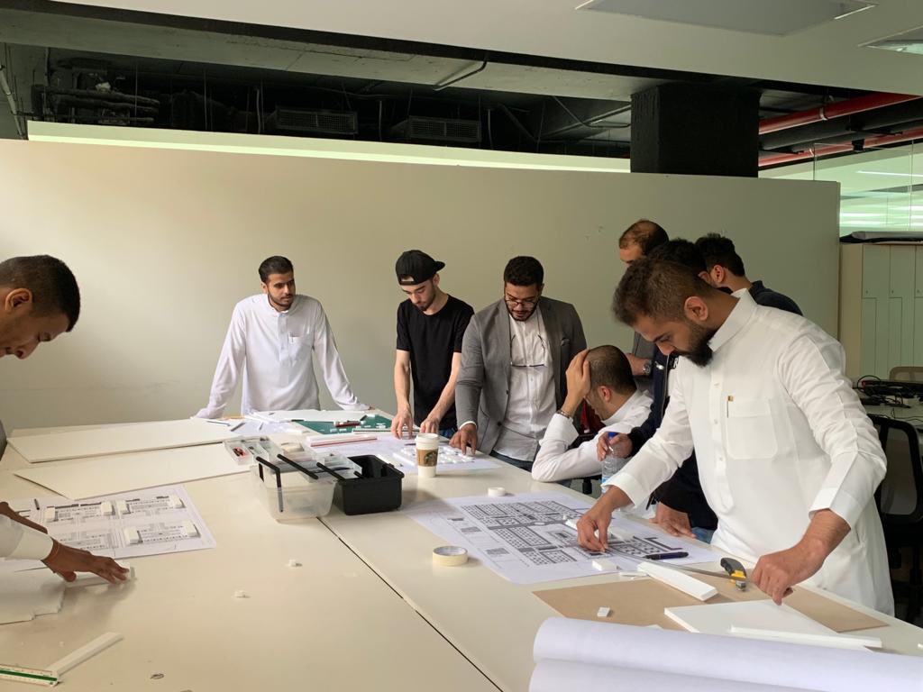 Arch24_7's tweet photo. الزراعة تسد الجوع ،والصناعة توفر الاحتياجات . لكن التعليم يزرع ويصنع أوطاناً. 
فخور كوني معلماً للـ #الهندسة_المعمارية https://t.co/zwBja5AnmV