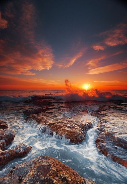 Damon22l's tweet photo. Good afternoon!
📸 Galen Rowell https://t.co/V8WH0pji7y