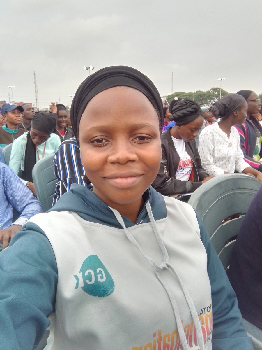 bukunmidavidi's tweet photo. I am live at #ImpactAcademywithKumuyi  🌟🥰 https://t.co/Ikp5220vJU