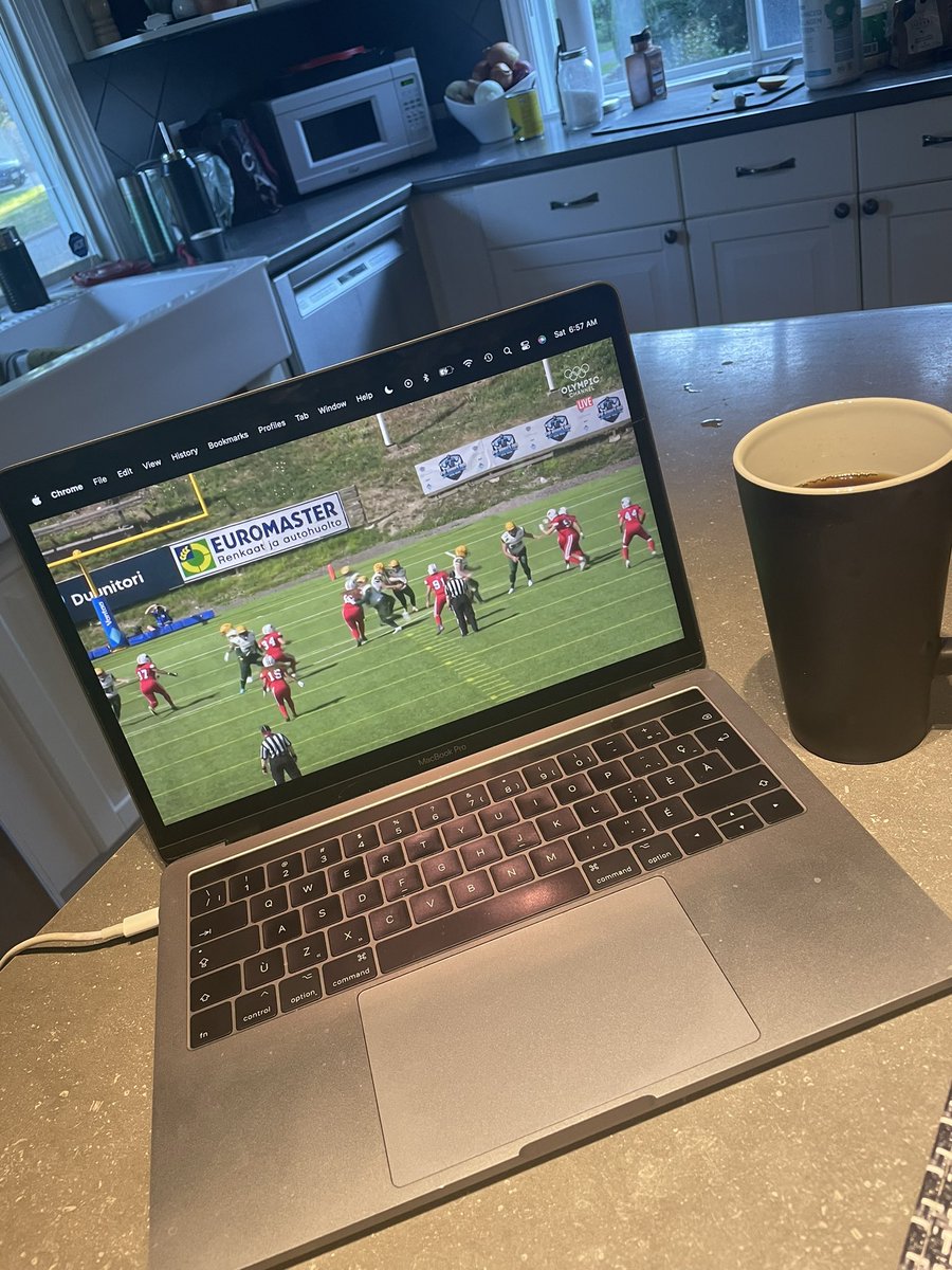 Up with the birds (and coffee) on a Saturday morning to cheer on the Senior Women’s National Team in the Women’s World 🏈 Championships from 🇫🇮! 🇨🇦 in the lead over 🇦🇺 at halftime! Go ladies! Hi <a href="/Ondoo_/">Ondo ツ</a> ! 

You can catch games here: olympics.com

#womeninsports