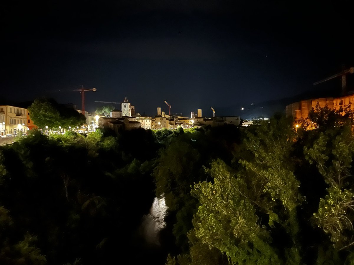 Bella serata ieri al Festival del reportage con <a href="/MassimoBerruti/">Massimo Berruti</a> e <a href="/luigi_baldelli/">luigi baldelli</a> . Un festival di qualità destinato a crescere #reportage #journalism #audiodoc #photography #video