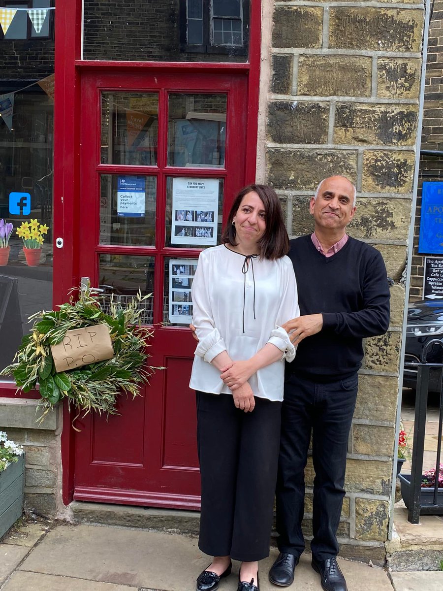 Yesterday our great little Post Office on #Haworth Main St closed for good. There was a great turn out to say goodbye to Sami and Samira.  Sami will be running the  'outreach' PO at the Black Bull on Mondays between 10am and noon.