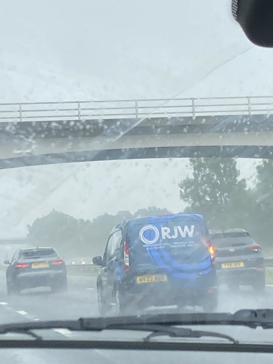 robofps's tweet image. Spotted @arejdoubleu on the motorway