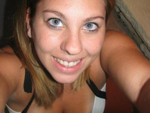 Hallo, gibt es hier auch Männer die ehrlich sind? Schreibt mir, ich freue mich auf Euch - Direkt zum Profil => rb.gy/e5s83q