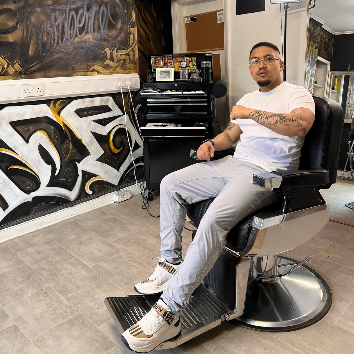 27 with bigger dreams and goals, the vision doesn’t change, the grind doesn’t stop, forever grateful with all the blessings that comes into my life. FILITREATMENT to the world and back 🤟🏾🌍🇵🇭 #leogang