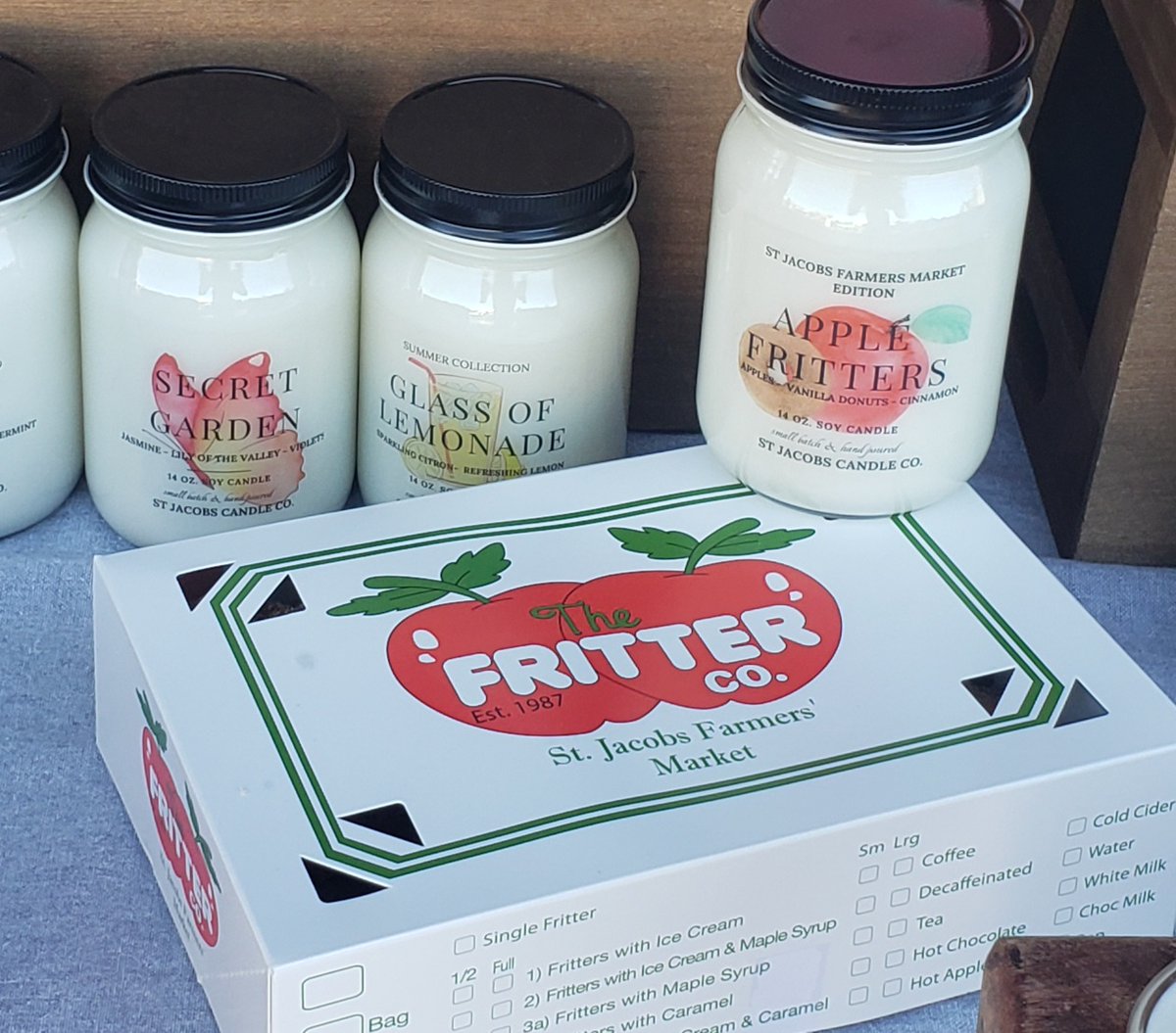 BotanicalProp's tweet image. Nothing like an apple fritter from #TheFritterCo on a Saturday morning, or an all natural Apple Fritter Soy Candle on a Saturday night.
@stjacobsmarket @stjacobsvillage  #allnatural #handpouredcandles #buylocal #canadianmade