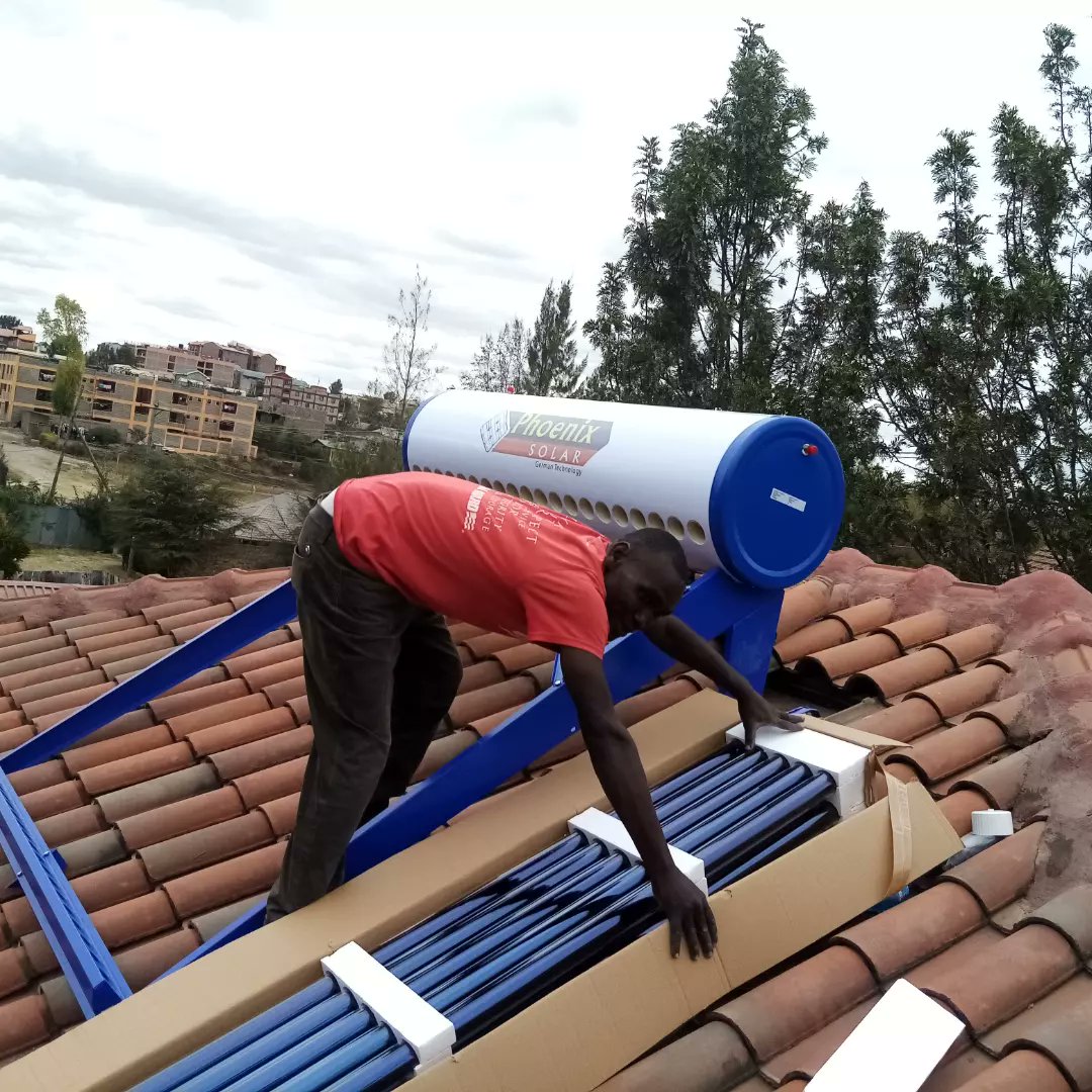 TechniquesPowe1's tweet photo. Did you know water heating by use of electricity contributes to large amounts of your electricity bills , save upto 65 %of your energy cost today by installing this 200litres solar water heater at affordable price call 0705464122 or Dm @TechniquesPowe1 to get quote now https://t.co/9Kkm3Uqnwz