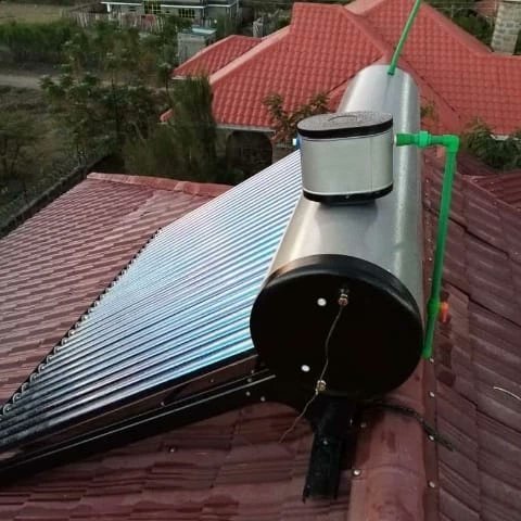 TechniquesPowe1's tweet photo. Did you know water heating by use of electricity contributes to large amounts of your electricity bills , save upto 65 %of your energy cost today by installing this 200litres solar water heater at affordable price call 0705464122 or Dm @TechniquesPowe1 to get quote now https://t.co/9Kkm3Uqnwz