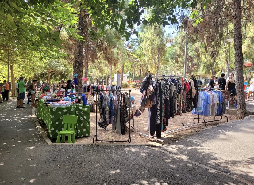 PalmaPonent's tweet photo. ❤️Visitamos el barrio de #SonCotoner en el inicio de sus fiestas. 🌹Los socialistas siempre a pie de calle. #ElFuturÉsAra https://t.co/lgwHNriOCw