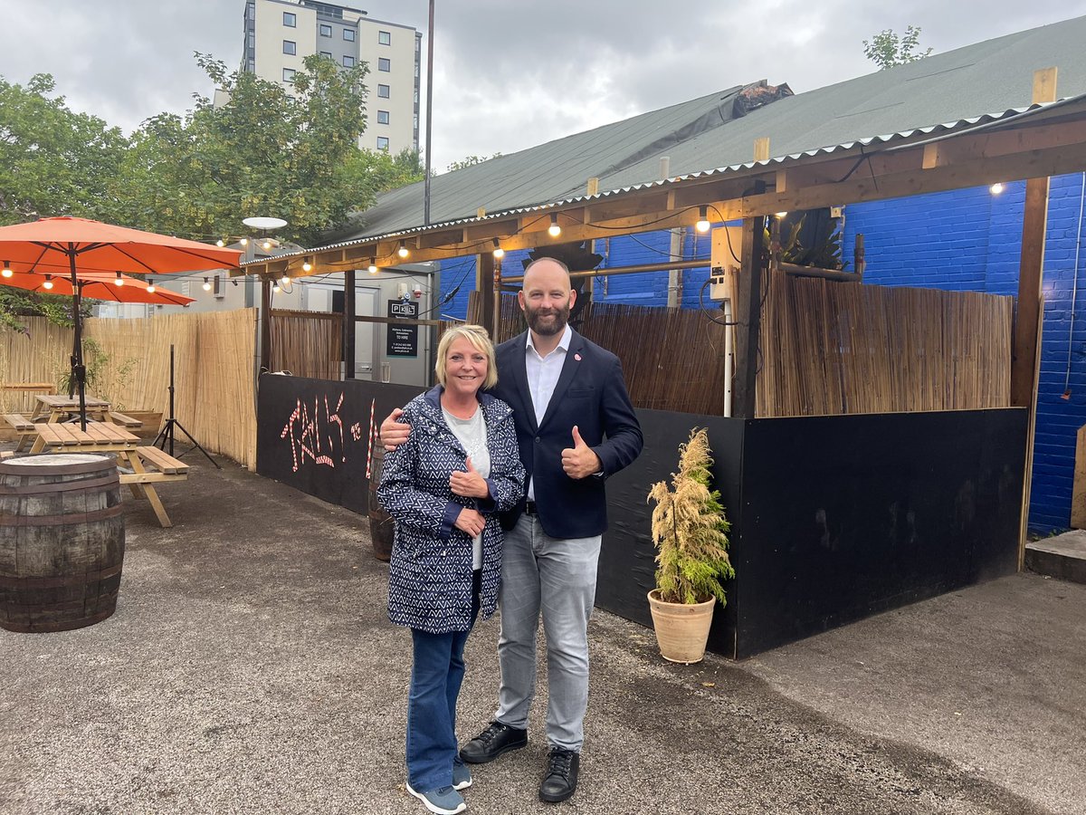 salford_mayor's tweet photo. Great to pop along to Adelphi Lad’s Club with Councillor Jane Hamilton this afternoon to have a look at the fantastic transformation that’s taken place.

What a fab place, venue &amp; hidden gem in our great City of Salford!

#SpiritOfSalford 
#❤️Salford 
#AdelphiLadsClub https://t.co/4cvfEVmMMP