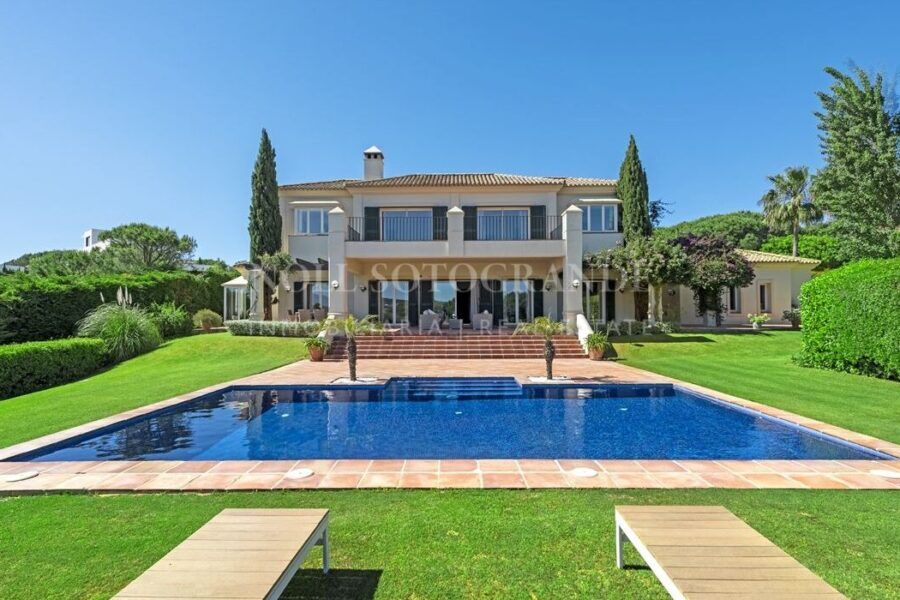 nollsotogrande's tweet photo. How much is my villa worth! What someone is willing to pay for it. This is the definition of market value here in #Sotogrande and anywhere else in the world. Market value is what a fully informed, willing buyer would pay for a villa. 👉https://t.co/DG3iuR7sSg by @charliegubbins https://t.co/t1x1MSKKoU