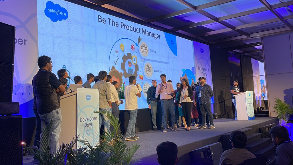 Wow! I heated🔥 debate between the 2 Be a Product Manager teams #SalesforceDevDays .🤠