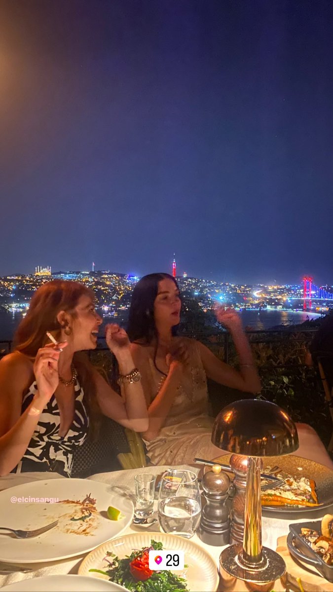 📸 #ElçinSangu ve Mariacarla Boscono dün akşam via mariacarlaboscono