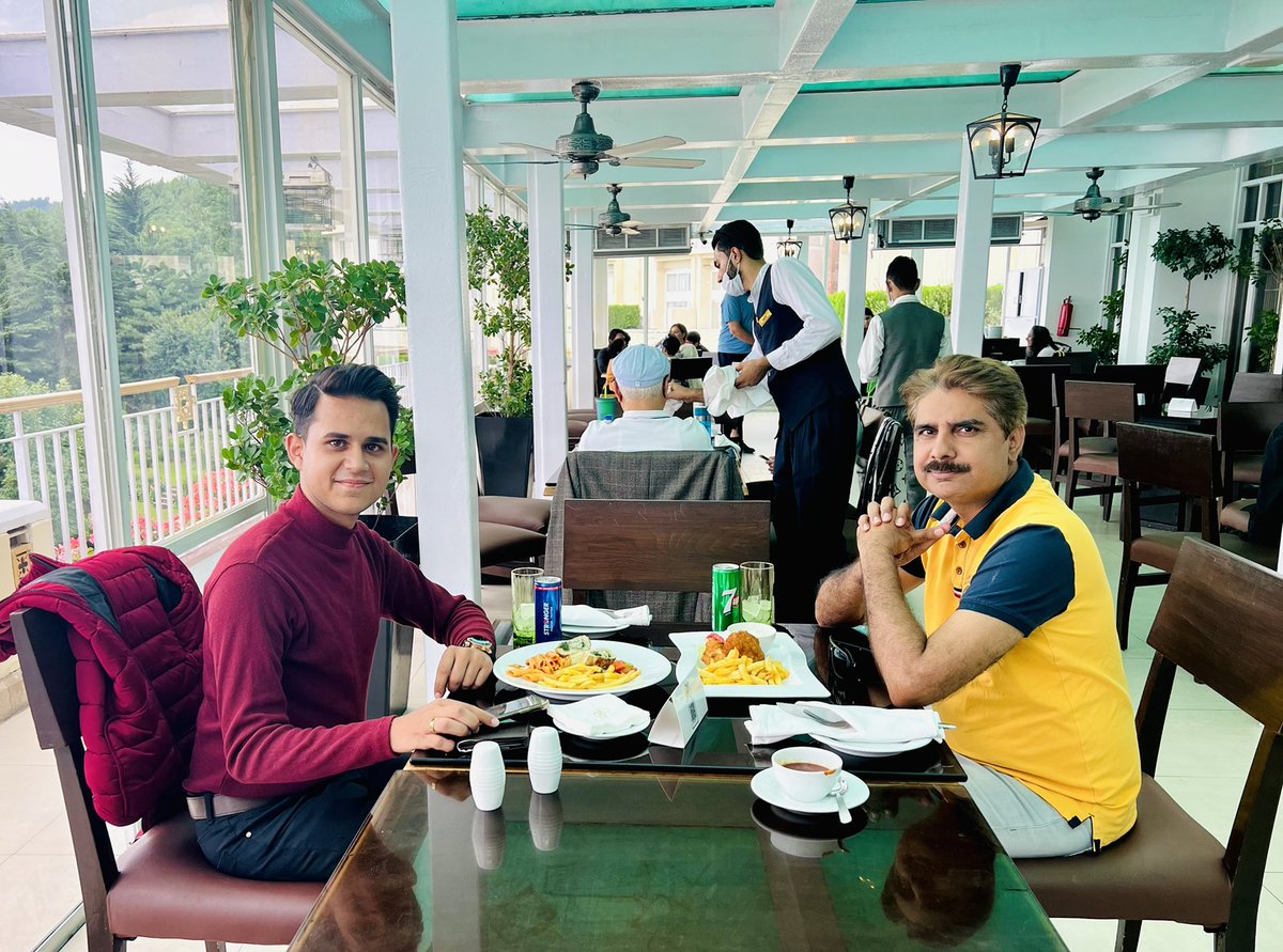 gogi_rao's tweet photo. Check-In And Lunch With Dear Moaz ❤️
#WeekendDiaries
#beautiful_view https://t.co/PEIUFBzl2E