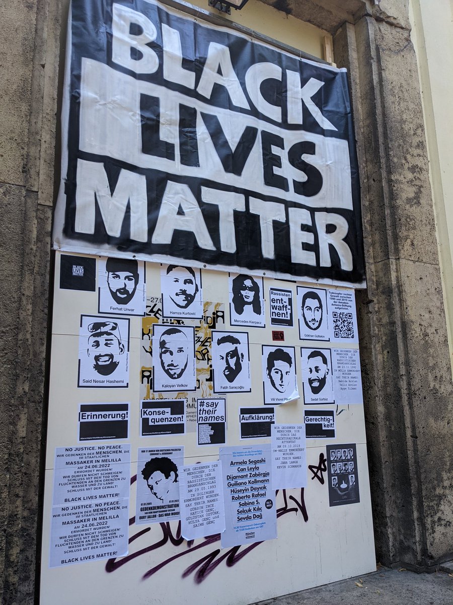 EndeDesMonats's tweet photo. #BlackLivesMatter at Botanischer Garten seen during #Superposition anomaly #Munich #Ingress
#HistoryMatters https://t.co/LEYA31opsU