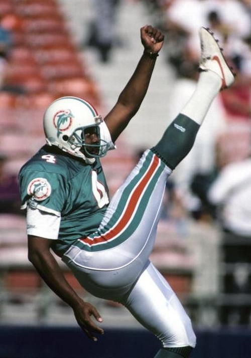 Happy birthday to Reggie Roby! 
