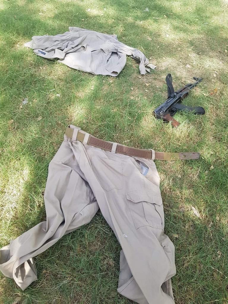 ابو التسريبات 
شمرهن وفلت 😂