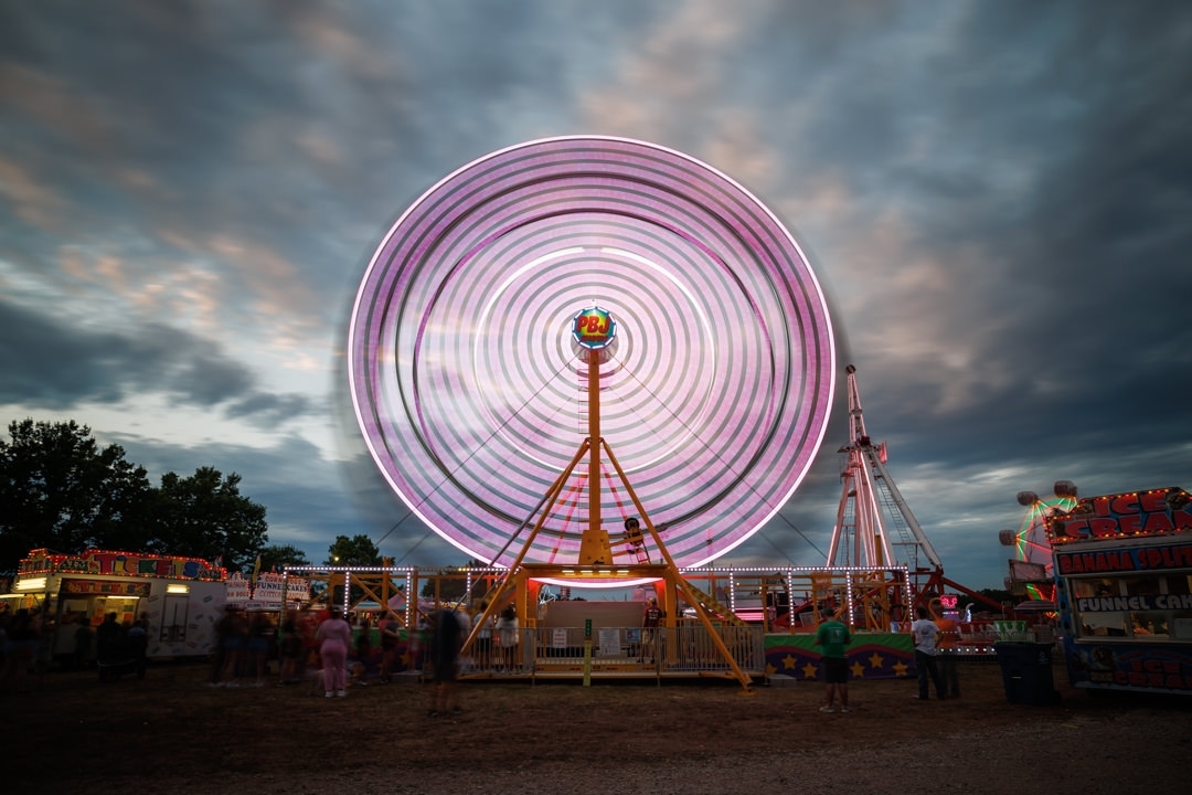 notleyhawkins's tweet photo. The Cole County Fair in Jefferson City, Missouri by Notley Hawkins. #missouri #ferriswheel #fair #carnival #ride #carnivalride #midway #dusk #twilight #lights #color #cloudysky #fairgoers #motionblur #longexposure #neutraldensity #ndfitler #haidafilter #haida #10stop http://notle https://t.co/4ltA0yQkWw