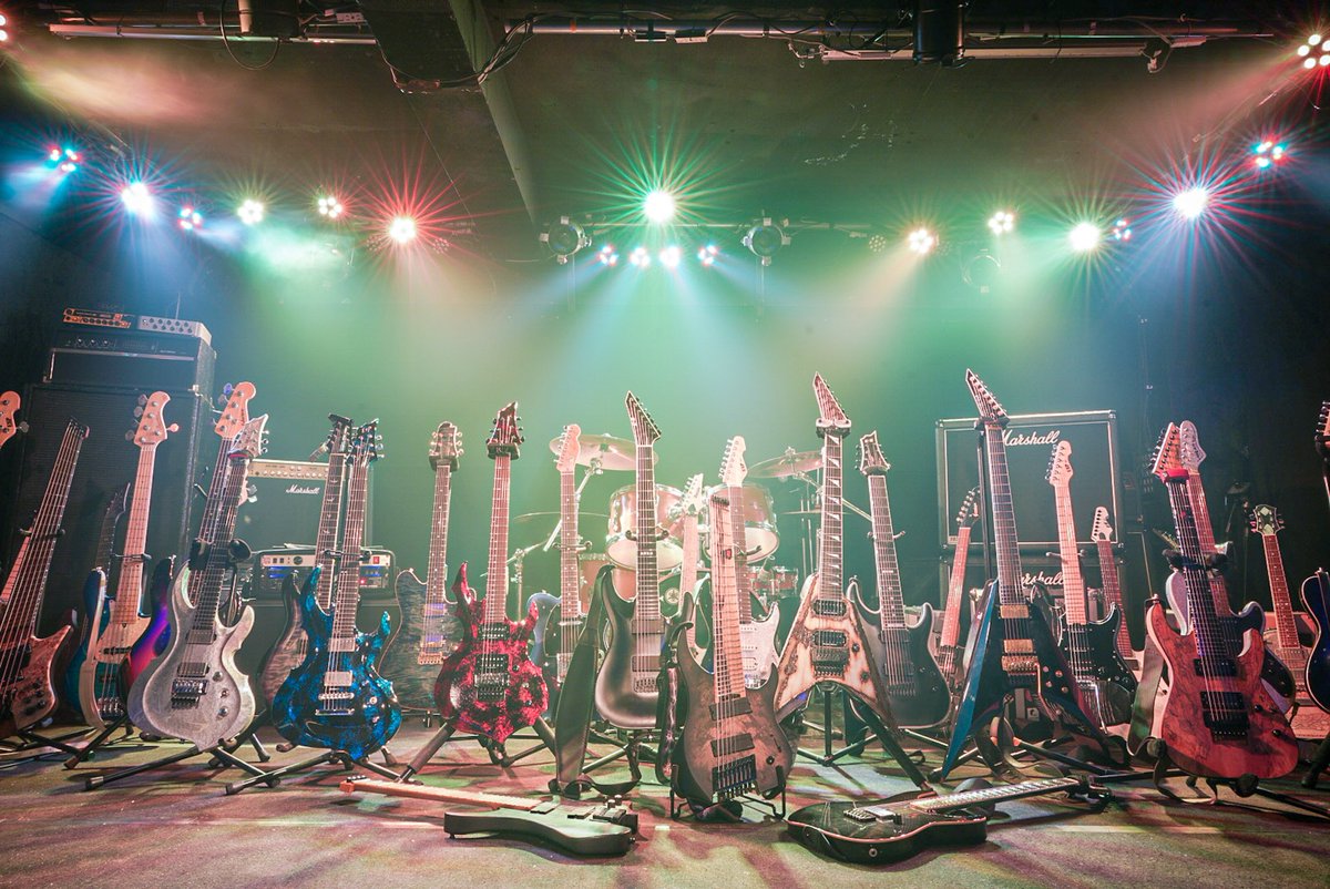 Py1ydC's tweet image. 第5回浮浪者ギター会
無事終了致しました！

今回も凄い竿数だったし、コンパクトエフェクターで作ったボードや自作エフェクターだとか自分で再塗装したギターまであって濃い内容でした🎸

次回は9月開催予定です💭
またみんなで遊びましょ！

#浮浪者ギター会
#ギター会
#浮浪者機材会