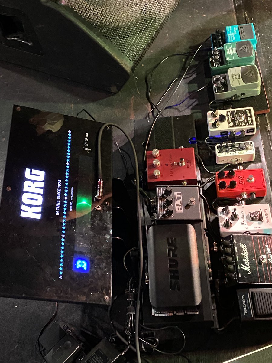 Py1ydC's tweet image. 第5回浮浪者ギター会
無事終了致しました！

今回も凄い竿数だったし、コンパクトエフェクターで作ったボードや自作エフェクターだとか自分で再塗装したギターまであって濃い内容でした🎸

次回は9月開催予定です💭
またみんなで遊びましょ！

#浮浪者ギター会
#ギター会
#浮浪者機材会