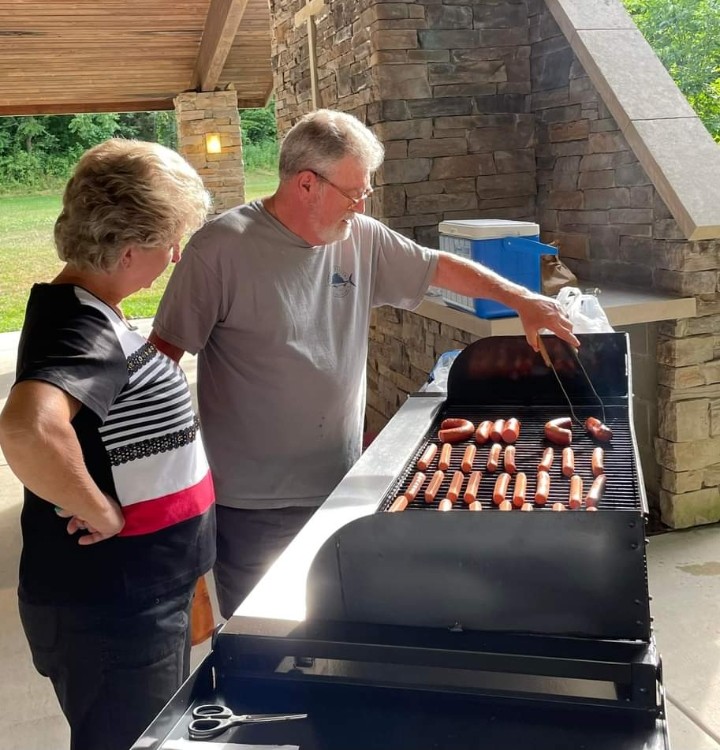 Plum Creek Presbyterian #Plum #Pennsylvania monthly Friday Night Fellowship July 2022. Great food, great conversations, and a great time. 
#nationalhotdogmonth 🌭 
#nationalgrillingmonth
#Presbyterian #pcusa @SynodTrinity #Fellowship #hotdogs #pcusabingewatch #Creekside