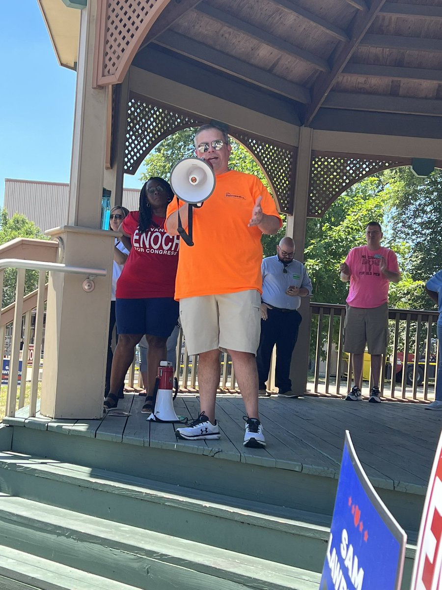 MikeDalesandro's tweet image. I’ve been asked, “Why are you talking about issues like women’s rights? You’re running for Auditor.” Simple. I’m a father and husband who will use whatever platform I have to fight for the women in my life; to STOP government control of their bodies #WeLikeMike