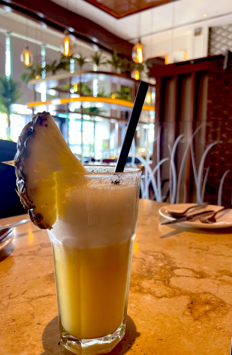 (بيلو) belo
<a href="/Belo_sa1/">belo | بيلو</a> شكرا لكم على الدعوة..

-من أجمل وألذ مطاعم الرياض من ناحية جودة الأكل والسعر.
- أحلى شي برجر اللحم والدجاج مع الرز والتاكوز
- عصيراتهم كلها فرش وعندهم موهيتو. 
- من المطاعم اللي أكررها كثير.