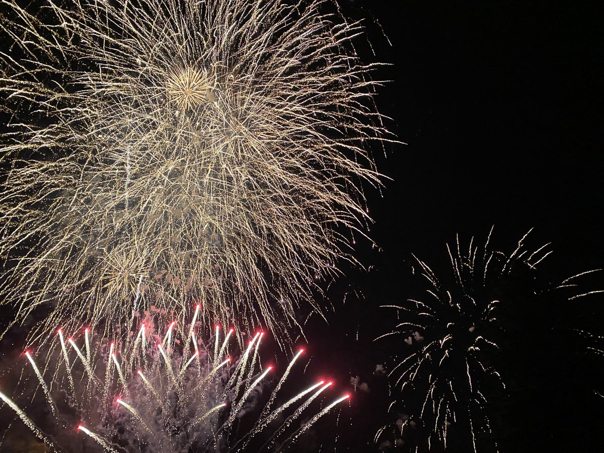 yu_ri_ch's tweet photo. かなやま湖の花火3年ぶり？に見たけど変わらず綺麗でした✨
#かなやま湖 #お祭り  #花火 https://t.co/20zR80vAgr