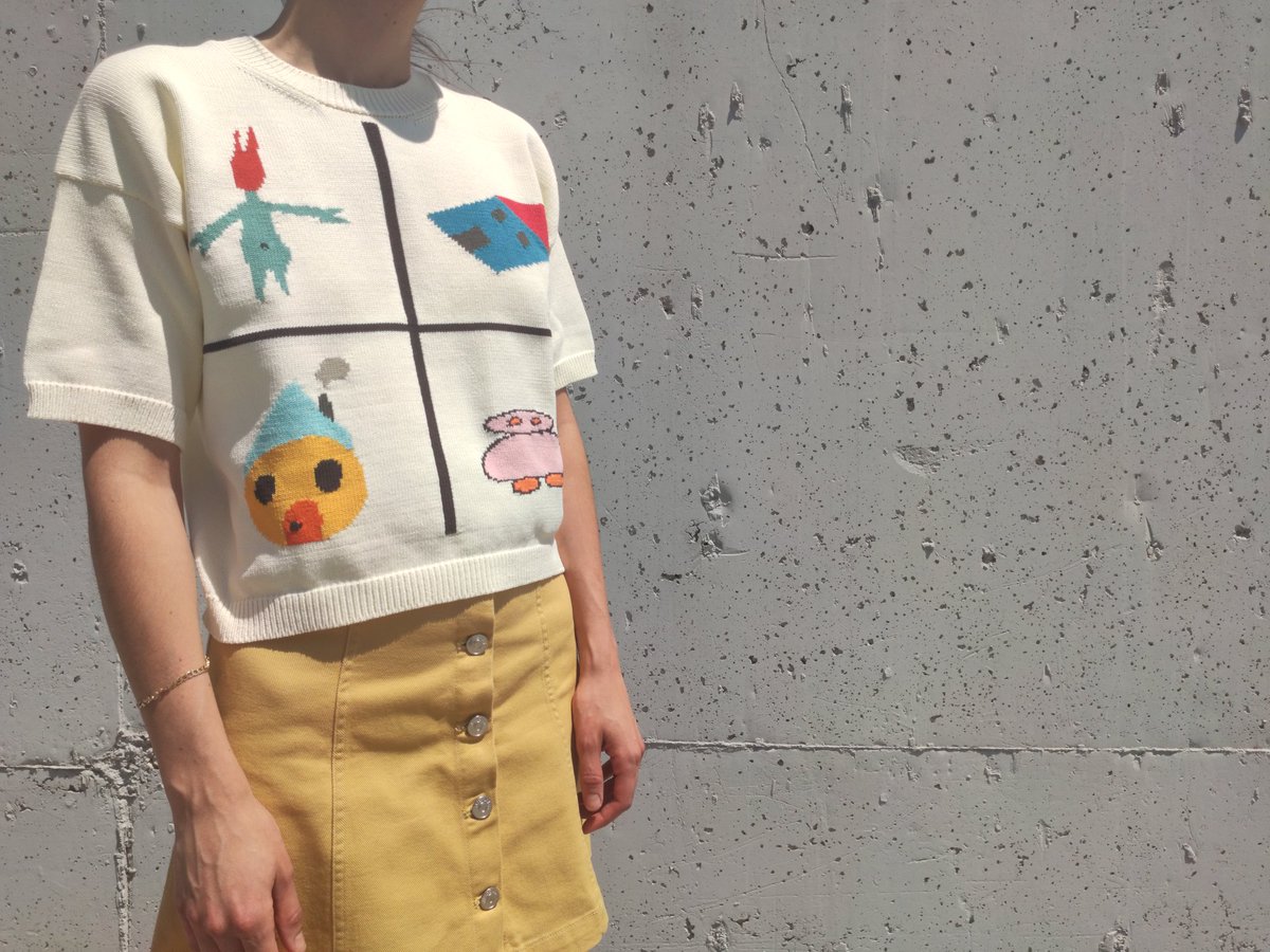 2 monsters, 2 houses, 2 knitters, 5 days = this t-shirt 🖤 "Home Is Where It Hurts" is now available for purchase on our online shop, link in bio! 👹
#knitting #knittingmachine #machineknitting #intarsia #handmade #knitart #art #wearableart #slowfashion #knit #smallbusiness