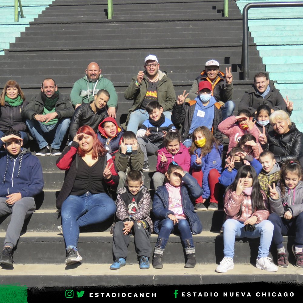 EstadioCANCH's tweet photo. Ayer, la Casa Cultural y Centro de Estudios "Germán Abdala" de Villa Insuperable, visitó y recorrió las instalaciones de nuestro estadio.

¡Gracias por venir!

#NuestraCasa 🏟️
#ChicagoCrece 💚🖤 https://t.co/j0wIUbDqOs