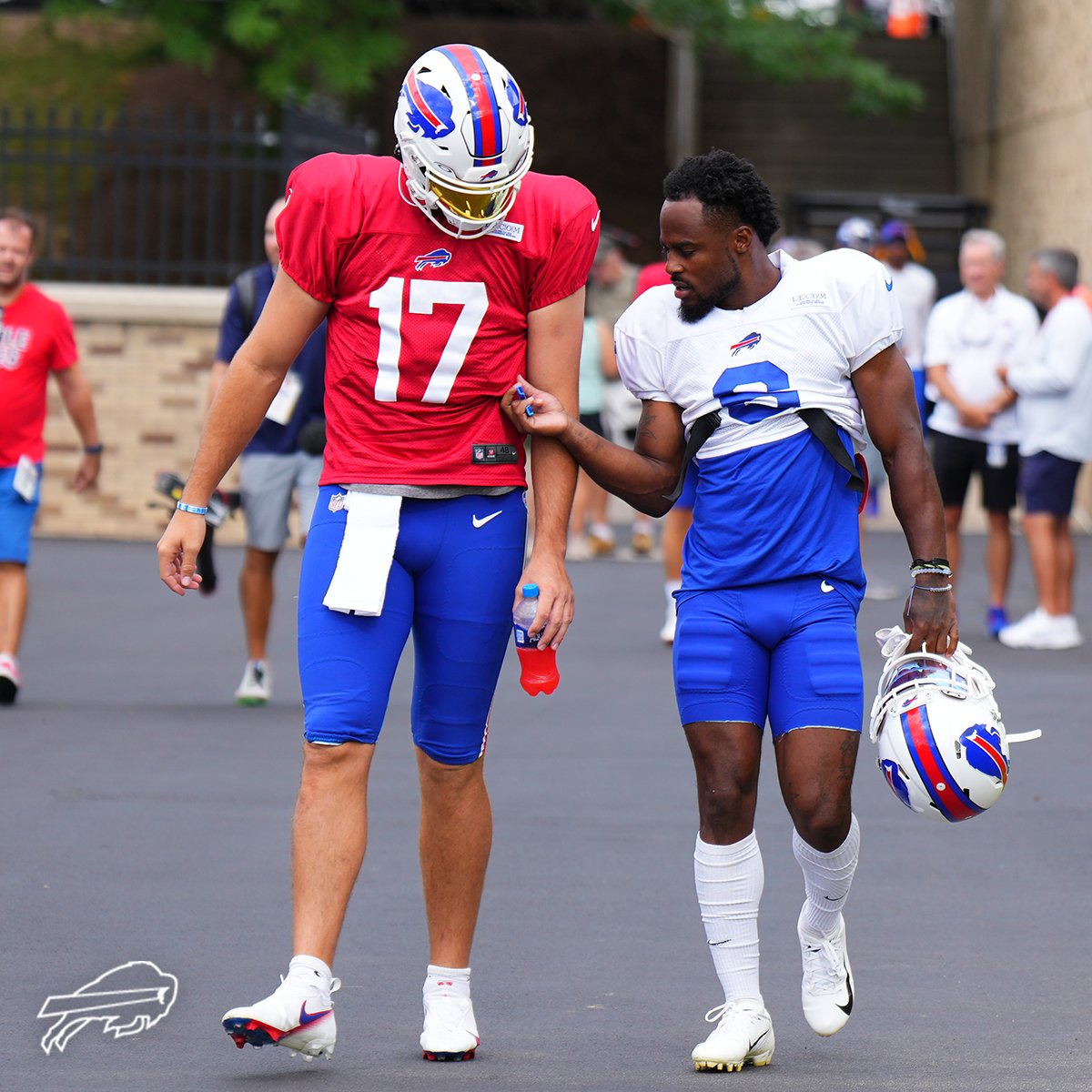 BuffaloBills's tweet photo. Pads go on today. 😤

#BillsCamp | #BillsMafia https://t.co/MfGHmaxxzr