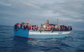 Armisr2's tweet photo. Like every year, migratory flows from Africa to Italy (Europe) have resumed: the Italian authorities say that it's impossible to control the arrivals of migrants and it's precisely so: migrations are massive movements that have always affected our history.
#BNWO #Eurafrica https://t.co/y9rKW1RsvS