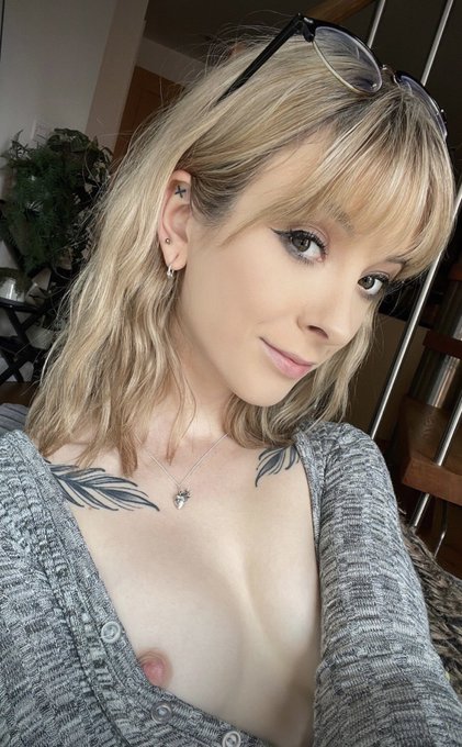 would you cum on my face or my boobz https://t.co/VYudQSTW1f