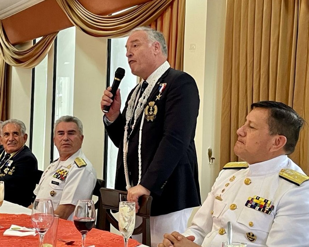 CofradiaNaval's tweet photo. La Corporación Caleuchana����🇱 es un ejemplo de organización reconocida en todo el mundo por cultivar la unión sincera y los valores marinos y patrios adquiridos en la formación en la Armada de Chile. La Capitanía de Guayaquil es la más grande de Ultramar, creada hace 48 años🇪🇨��🇱 https://t.co/rM1rFx6cuR