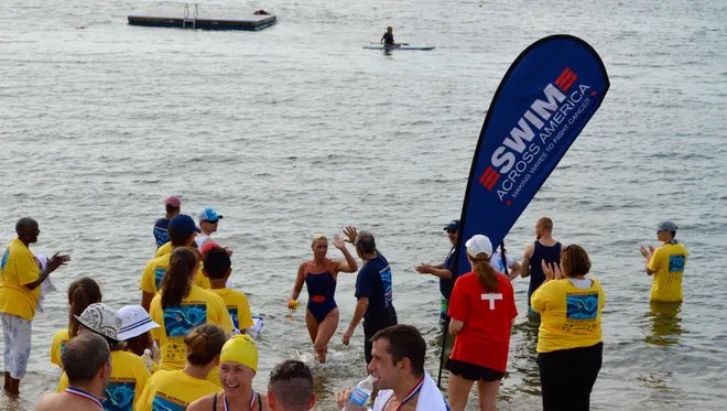 Humbled to spend the day with our <a href="/MamaroneckED/">Mamaroneck Schools</a> 🏈 players supporting an amazing event in the quest for a cure.  Especially proud of our guy TJ Smith for completing the swim in impressive time. 👏 💪 🏊‍♂️ #ProtectTheM #BeatCancer