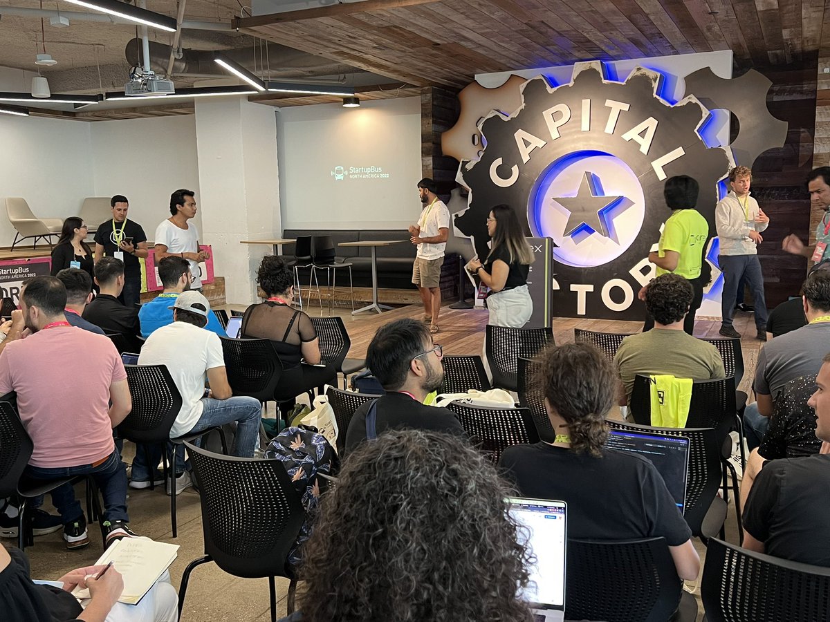 AccordionGuy's tweet image. Just a couple more minutes until #StartupBus2022 begins!