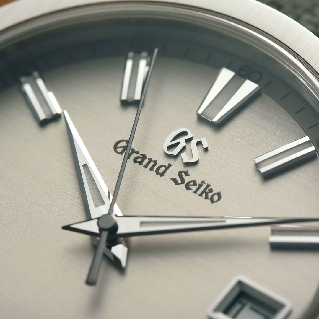 توییتر \ Watchfinder & Co. در توییتر: «The Grand Seiko SBGV245 ~ Functions:  Date ~ Case: 40mm - Stainless Steel  Thick ~ Water Resistance: 200M  ~ Movement (Calibre 9F82): Quartz -