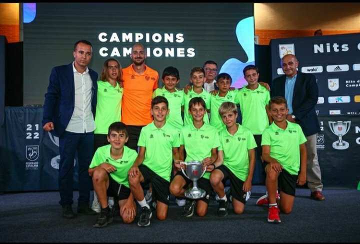 xml992's tweet image. Liberté Egalité e Campeoné
🏆🏆🏆