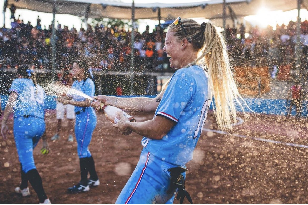 Former @CalSB great Britt Vonk celebrating 🥇 at the @eurosoftball22 Championship 🍾 📷: Grega Valančič