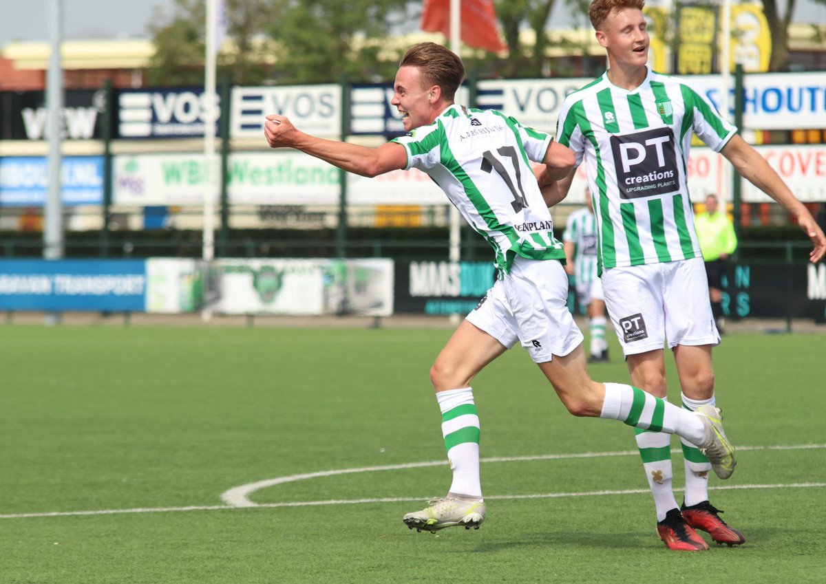 Ik kreeg net een appje van een trotse vriendin; neefje Willem Timmermans (onthoud die naam!) van <a href="/AchillesVeen/">Achilles Veen</a> heeft gescoord tegen de amateurs van <a href="/AFCAjax/">AFC Ajax</a> - #hupwillem