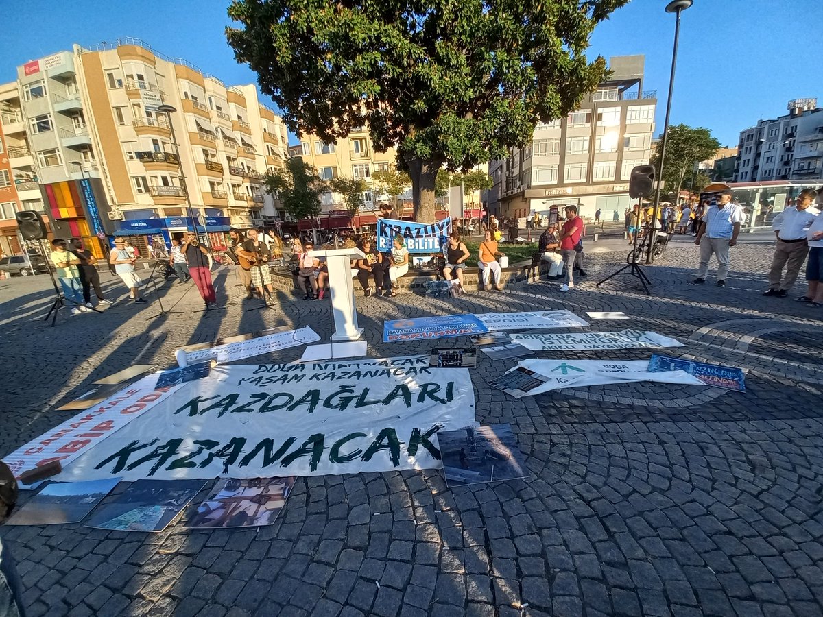 hdkekolojickale's tweet photo. Kazdağları Kirazlı direnişinin 3. yılında, doğa talanına karşı ekoloji mücadelesi yürüten halklar ile alanlarda idik. İktidarın ve sermaye ortaklarının bu talanı tüm alanlarda son bulana dek mücadeleye devam edeceğiz. ✌🍀 https://t.co/EFC9Znn5Zv