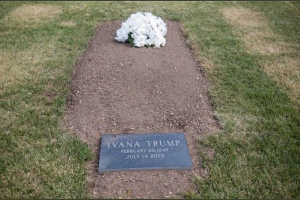 themoneycoach's tweet photo. Why did Donald Trump bury Ivana at his NJ golf course?
Tax breaks, money & petty revenge.
As a “cemetery” Bedminster pays no taxes & can’t be seized in a judgment.
Trump also charged Ivana’s estate burial, maintenance & “membership” fees.
Re: revenge, just look at her grave💀 https://t.co/yGHvqu0vRw