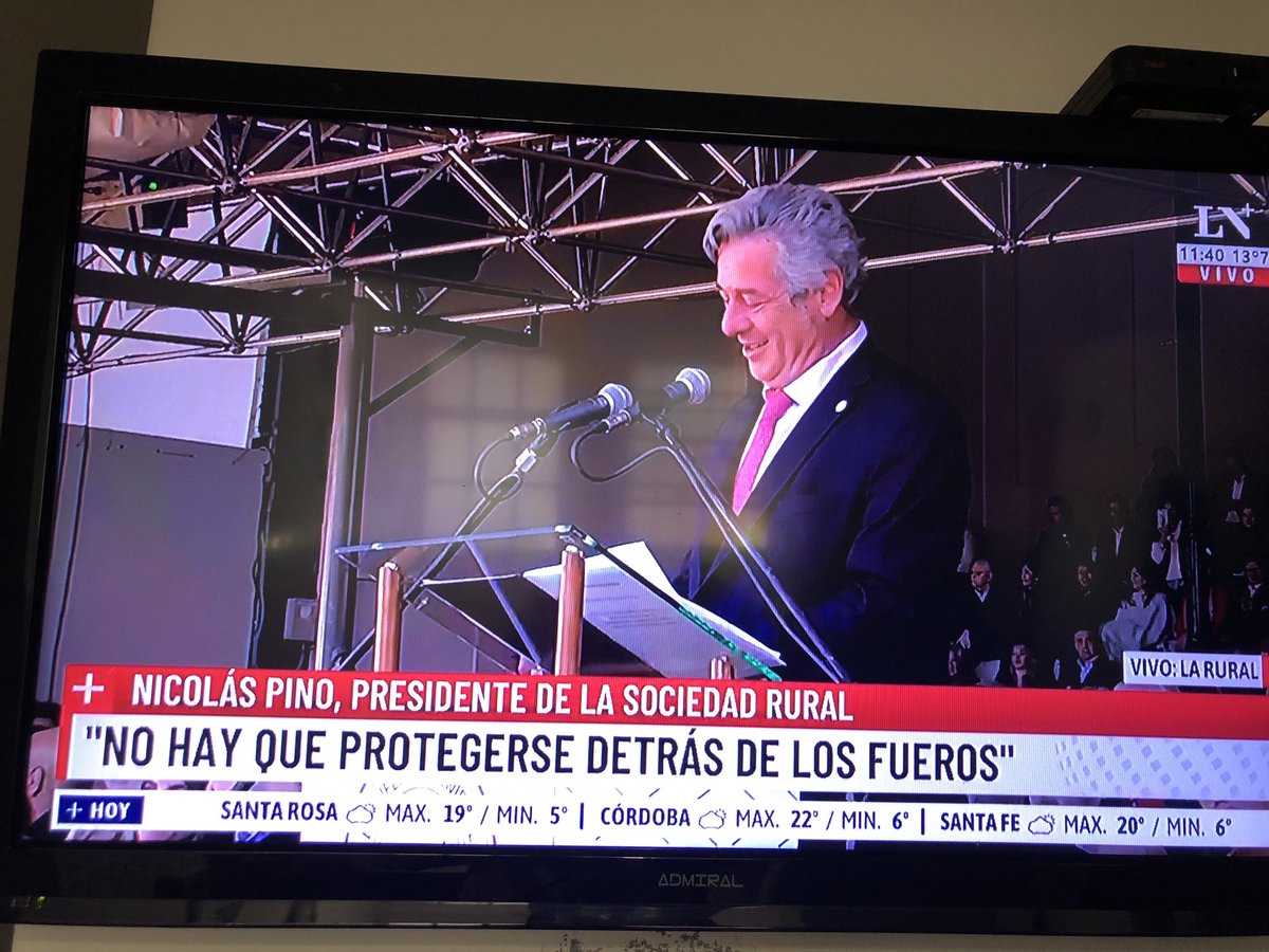 Te llaman dde el campo Cris, atendé el teléfono!!!