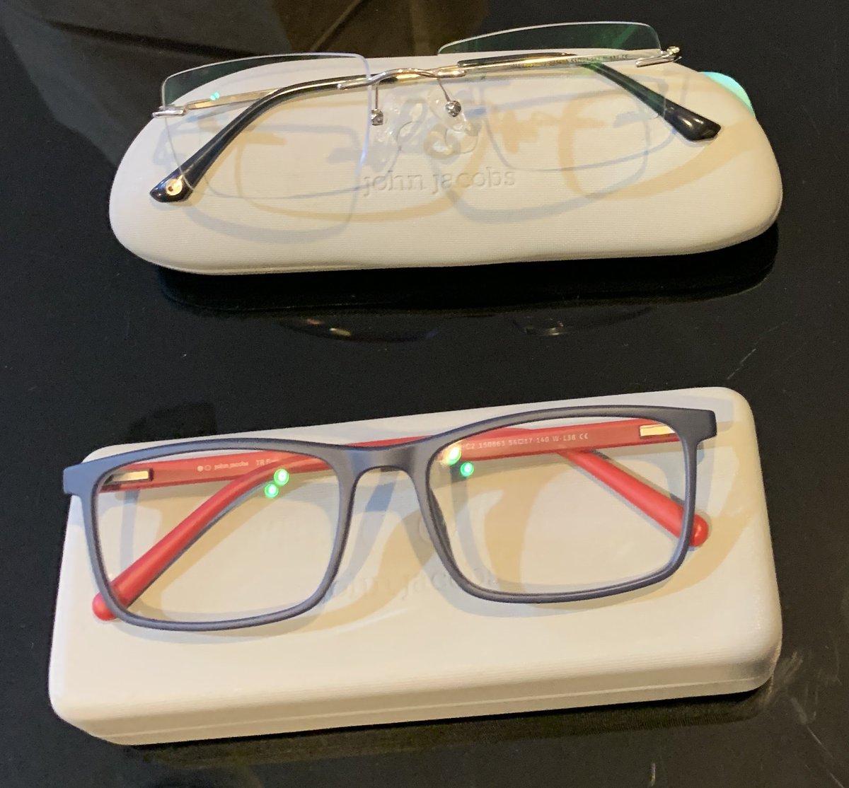SONAL_RAJ's tweet photo. After I was advised spectacle number, my mind was racing a mile a minute thinking about the type of glasses I should choose. A big thanks to Poonam Gupta @Lenskart Merut for being patient though my questioning and coordinating &amp; delivering the glasses in time. https://t.co/vTG3NvHvmh