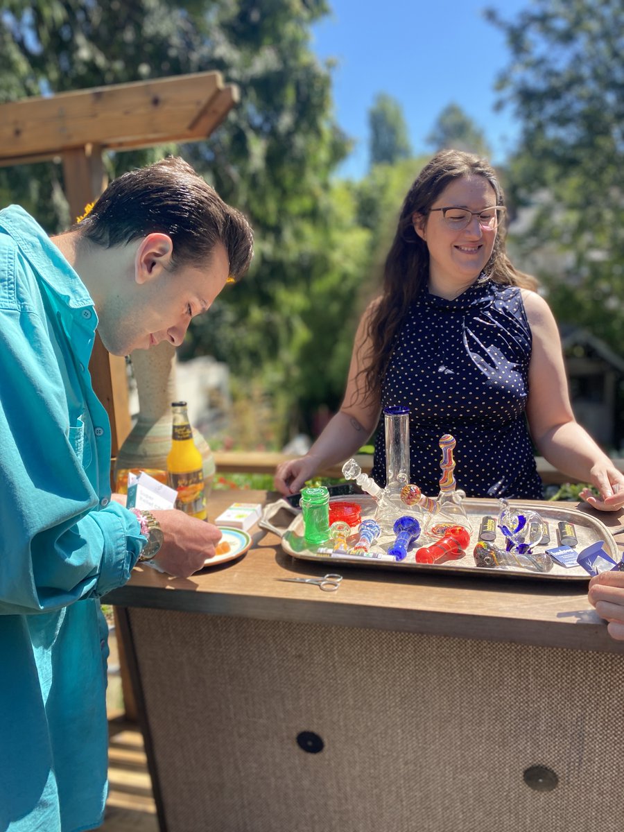 SeattleHashtag's tweet image. Hostess with the mostest! Looking to enjoy the Seattle sun this summer? Hashtag has all you need to throw the perfect mini gathering for everyone to consume however they prefer. 

#seattlesummer #seattlesunshine #hostessentials #seattlewa #redmondwa #allyouneed #takeyourpick