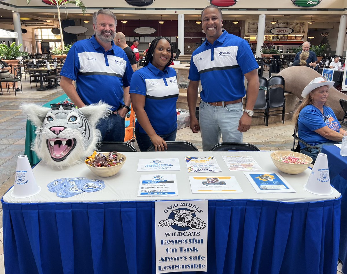 💎You can find <a href="/OMS_Connected/">Oslo Middle School</a> &amp; @IRCSchools at the Indian River Mall sharing information about our Ah’Mazing schools with our community stakeholders! <a href="/CraigKinsley1/">Craig K</a> @MrBrown_civics <a href="/teachmehow2alge/">teachmehowtoAlGE</a> <a href="/AC062927/">AWCummings</a>