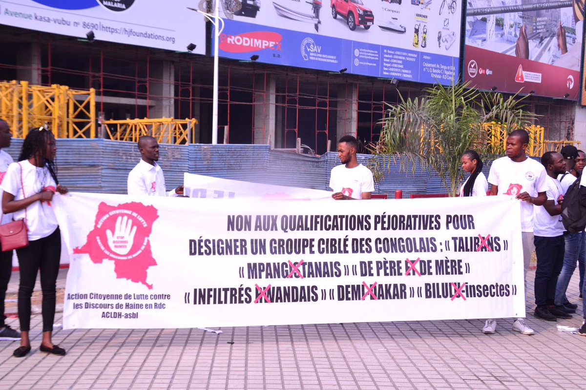BeatriceGisaro's tweet photo. C’est cela que l’on appelle, à raison, « lutte citoyenne », « activisme citoyen »et « engagement citoyen » !!! #Kinshasa @Presidence_RDC @fatshi13 @PatrickMuyaya @acldh2019 #RDC🇨🇩#NONAUXDISCOURSDEHAINE #NONALASTIGMATISATION #UNPEUPLE #UNPAYS #UNENATION #LETSMOVEFORWARD #DRCongo🇨🇩 https://t.co/zlnC9zcnx7